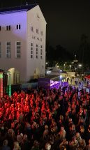 Am Abend sorgte Live-Musik auf einem vollen Rathausplatz für gute Unterhaltung.