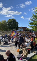 Gespräche an den Ständen beim Stadtfest