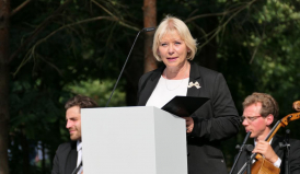 ...die offizielle Rede zum Gedenken hielt die Präsidentin des Brandenburgischen Landtags Prof. Dr. Ulrike Liedtke