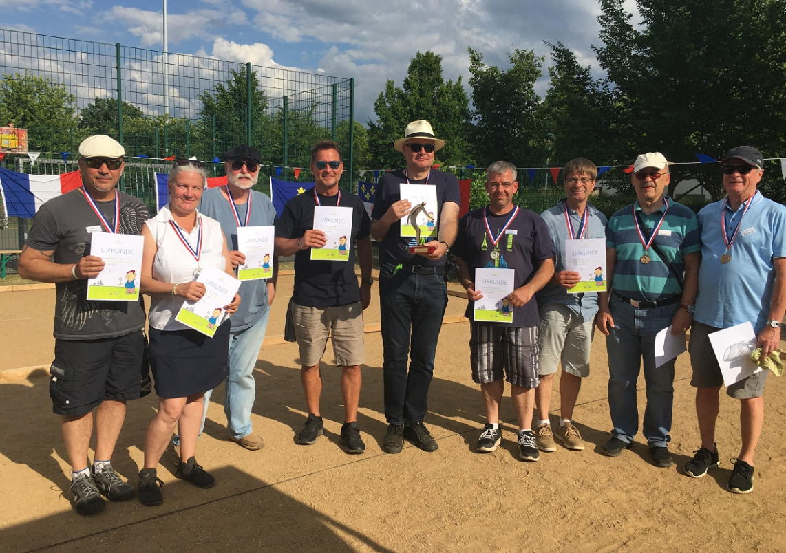 Die drei bestplatzierten Teams von der 11. Boule-Stadtmeisterschaft.