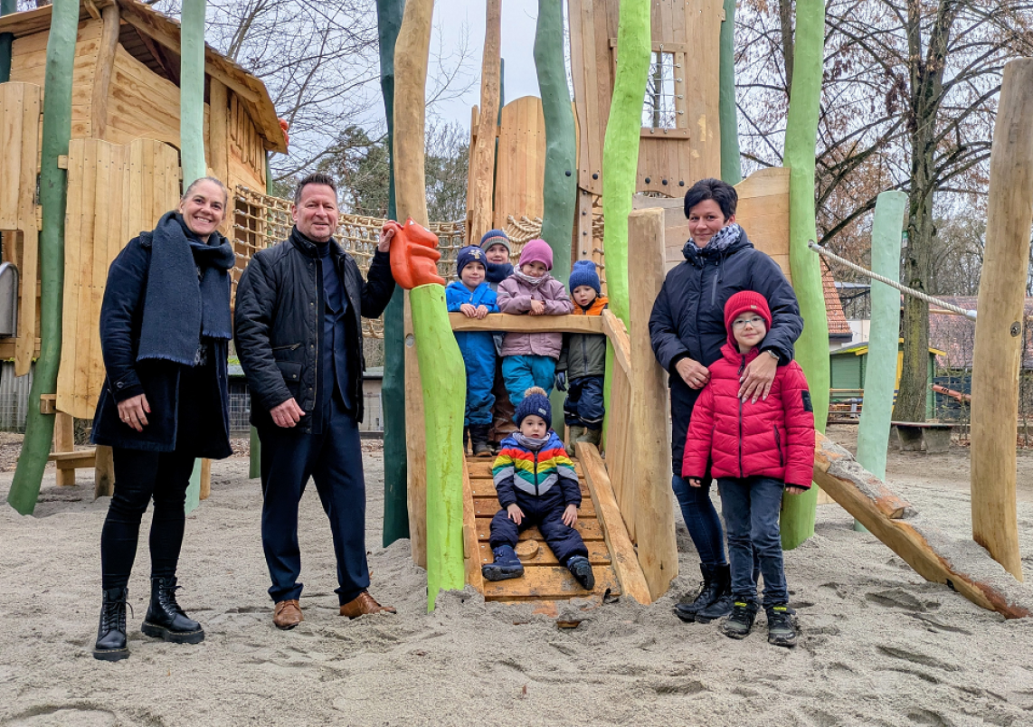 Das neue Klettergerüst in der Kita Waldheim. Das neue Klettergerüst in der Kita Waldheim.