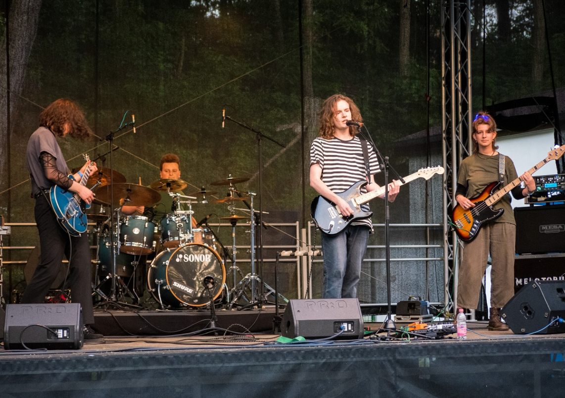 Die Band "cry for fun" darf als eine Siegerband beim Bürgerfest auftreten.