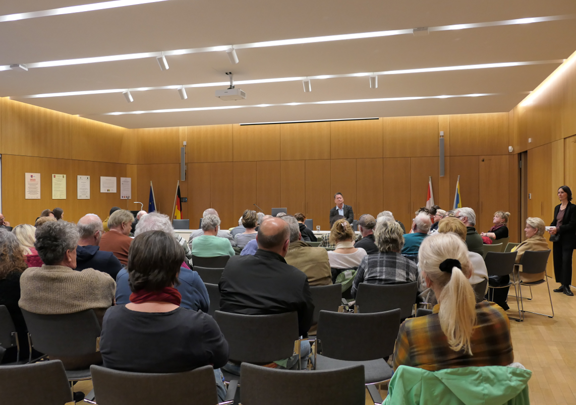 Gäste beim Stadtgespräch am 15. April 2026.