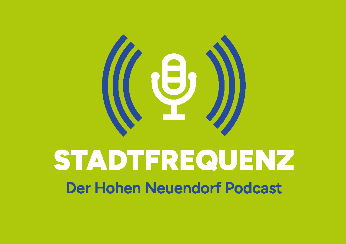 Das Logo des Hohen Neuendorfer Podcast zeigt ein Mikro mit Frequenzwellen. Darunter steht Stadtfrequenz - Der Hohen Neuendorf Podcast.