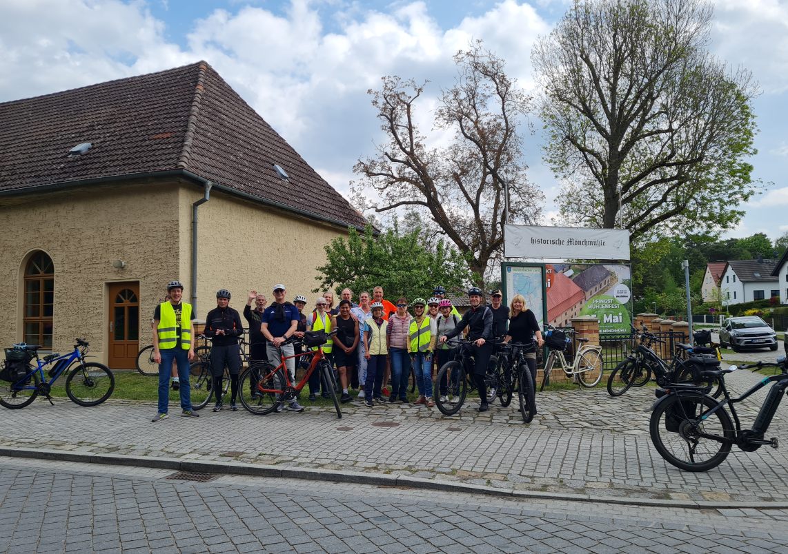 Rund 20 Radelnde nahmen an der Fahrradtour teil.
